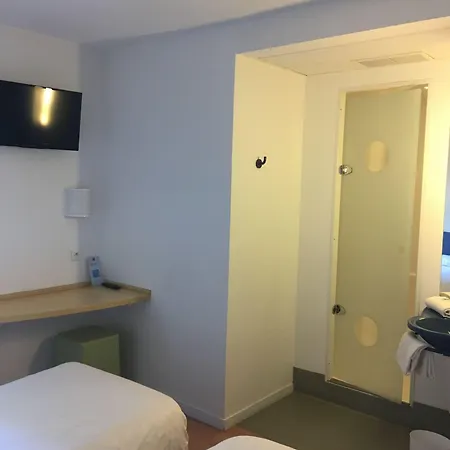 佩皮尼昂南宜必思快捷酒店 酒店 佩皮尼昂