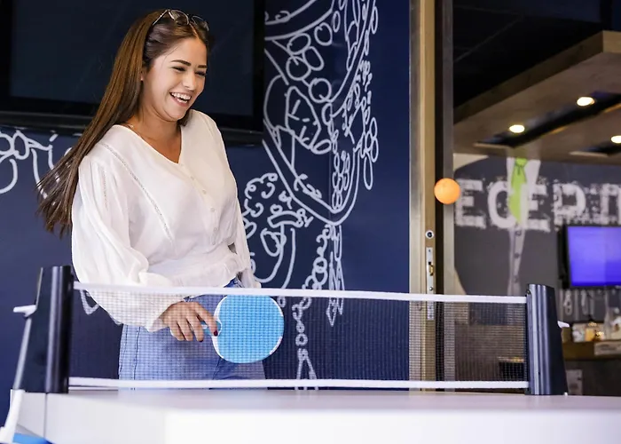 佩皮尼昂南宜必思快捷酒店 2*