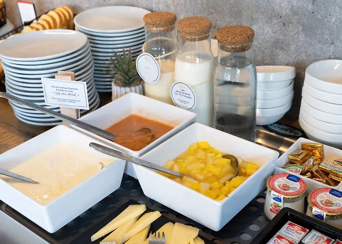 佩皮尼昂南宜必思快捷酒店 2*